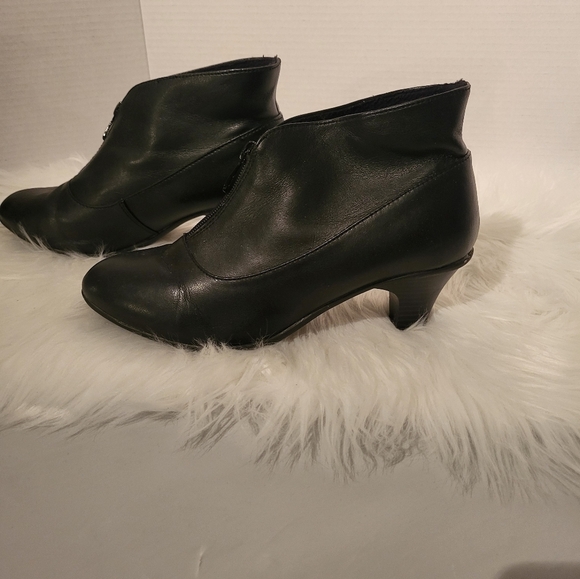 Tender Tootsies Now Boots Size 8 - Picture 2 of 6